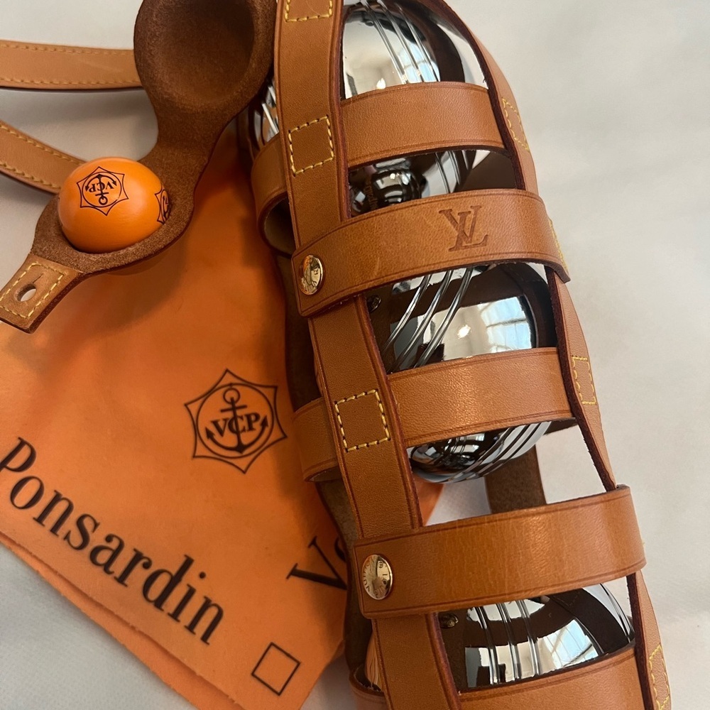 0032 - Louis Vuitton x Veuve Clicquot limited edition croquet set. - Picture 6 of 10